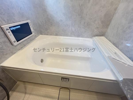 �_�ސ쌧������s�H��3���ڂ̐V�z��ˌ��Ă̗���