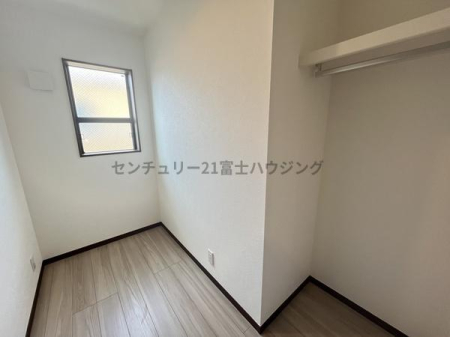 �_�ސ쌧������s�H��3���ڂ̐V�z��ˌ��Ẵ��r���O�ȊO�̋���