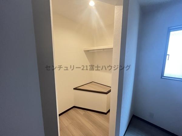 �_�ސ쌧������s�H��3���ڂ̐V�z��ˌ��Ă̎��[