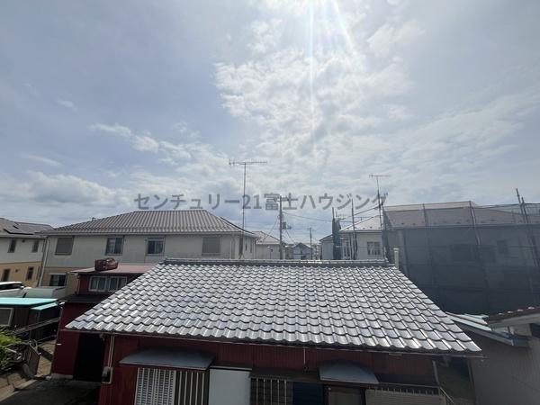 �_�ސ쌧������s�H��3���ڂ̐V�z��ˌ��Ă̏Z�˂���̒��]�ʐ^