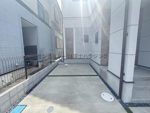 �_�ސ쌧������s�H��3���ڂ̐V�z��ˌ��Ă̒��ԏ�