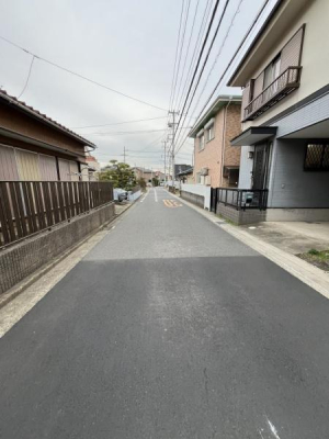 �_�ސ쌧������s�H��3���ڂ̐V�z��ˌ��Ă̑O�ʓ��H�܂ތ��n�ʐ^