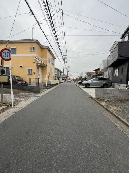 �_�ސ쌧������s�H��3���ڂ̐V�z��ˌ��Ă̑O�ʓ��H�܂ތ��n�ʐ^