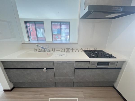 �_�ސ쌧������s�H��3���ڂ̐V�z��ˌ��ẴL�b�`��