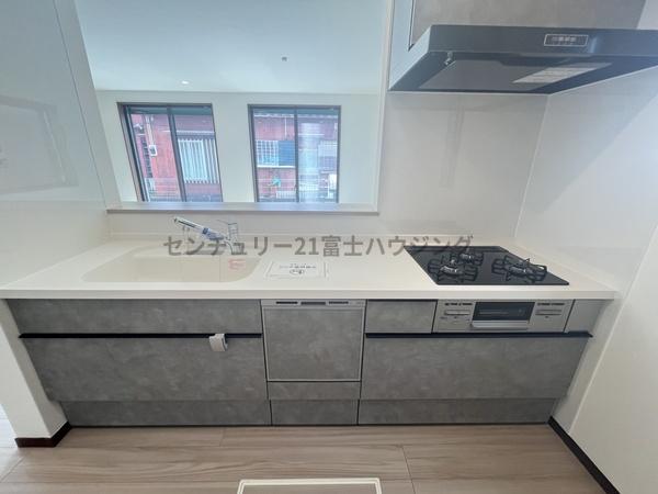 �_�ސ쌧������s�H��3���ڂ̐V�z��ˌ��ẴL�b�`��