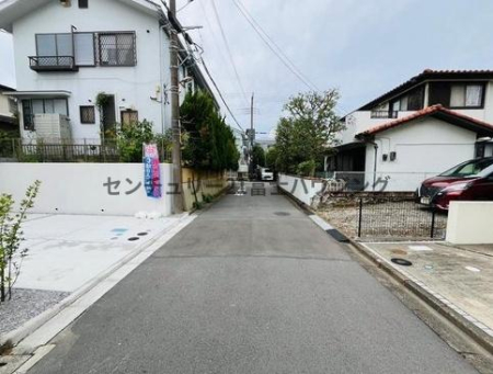 �_�ސ쌧����s�А��R5���ڂ̐V�z��ˌ��Ă̑O�ʓ��H�܂ތ��n�ʐ^