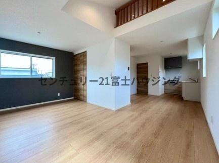 _ސ쌧sH4ڂ̐VzˌẴrO