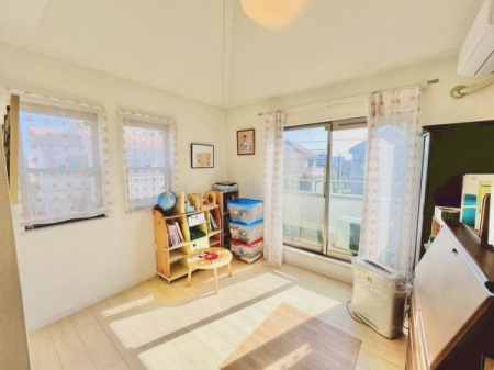 _ސ쌧sH4ڂ̒ÈˌĂ̎q