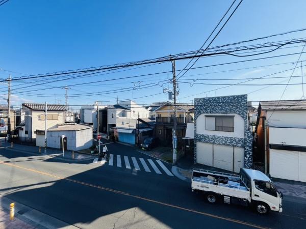 �_�ސ쌧������s�ᏼ���̐V�z��ˌ��Ă̏Z�˂���̒��]�ʐ^