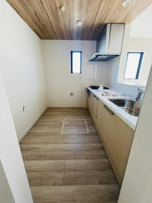 �_�ސ쌧������s�ᏼ���̐V�z��ˌ��ẴL�b�`��