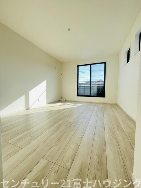 �_�ސ쌧������s�ᏼ���̐V�z��ˌ��Ă̐Q��