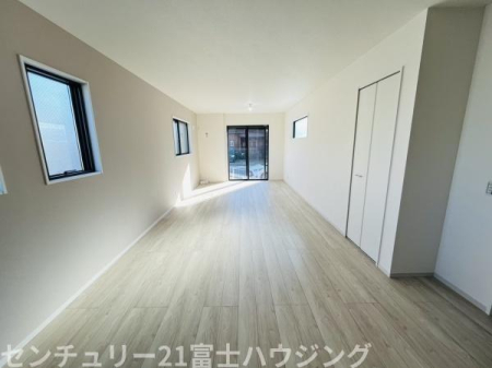 �_�ސ쌧������s�ᏼ���̐V�z��ˌ��Ẵ��r���O