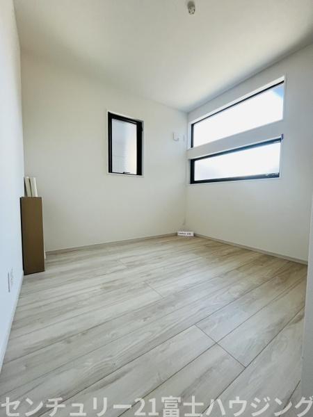 �_�ސ쌧������s�ᏼ���̐V�z��ˌ��Ă̐Q��