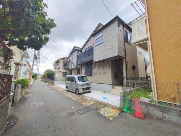 _ސ쌧s̐VzˌĂ̑OʓH܂ތnʐ^