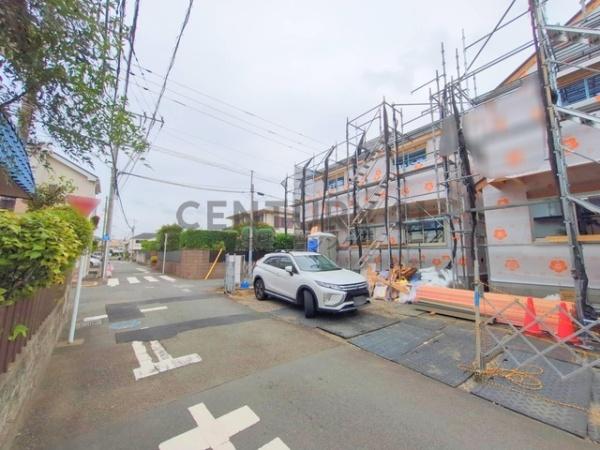 _ސ쌧sC7ڂ̐VzˌĂ̑OʓH܂ތnʐ^