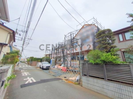 _ސ쌧sC7ڂ̐VzˌĂ̑OʓH܂ތnʐ^