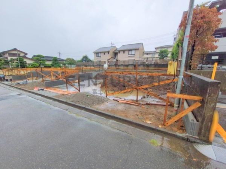 _ސ쌧s̐VzˌĂ̑OʓH܂ތnʐ^