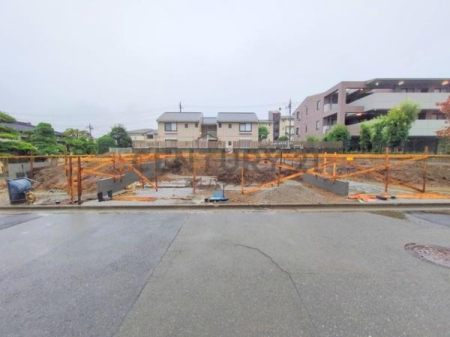 _ސ쌧s̐VzˌĂ̑OʓH܂ތnʐ^