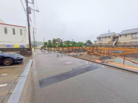 _ސ쌧s̐VzˌĂ̑OʓH܂ތnʐ^