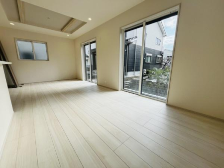 �_�ސ쌧������s�~���̐V�z��ˌ��Ẵ��r���O