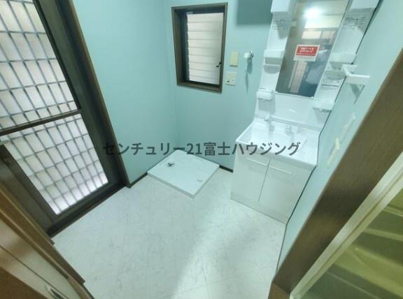 _ސ쌧qs␣̒ÈˌĂ̐ʑEʏ