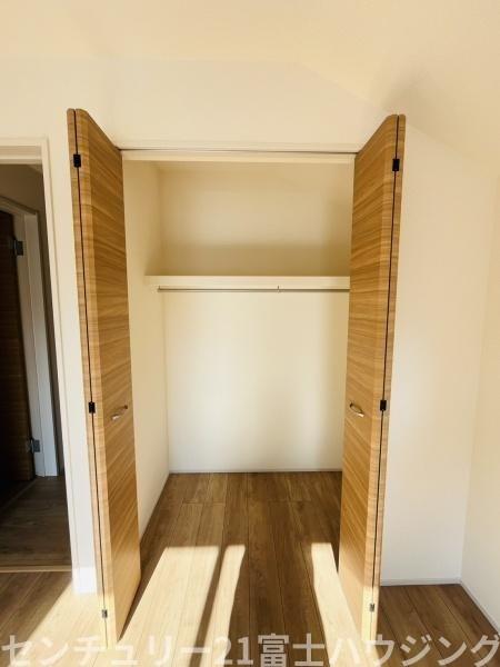 �_�ސ쌧������s�~���̐V�z��ˌ��Ă̎��[