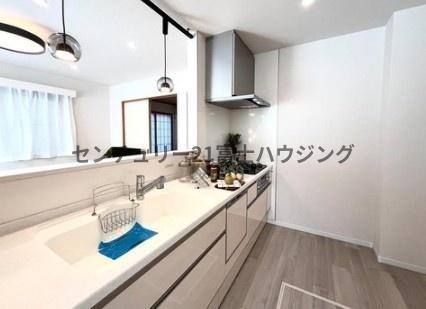 �_�ސ쌧����s�����C��6���ڂ̒��È�ˌ��ẴL�b�`��