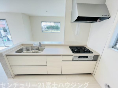 �_�ސ쌧������s�����̐V�z��ˌ��ẴL�b�`��