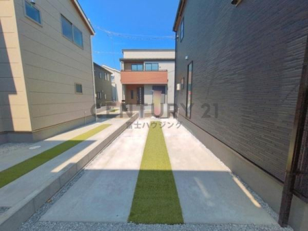 �_�ސ쌧������s����2���ڂ̐V�z��ˌ��Ă̒��ԏ�