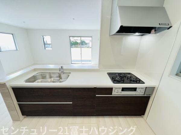 �_�ސ쌧������s�����̐V�z��ˌ��ẴL�b�`��