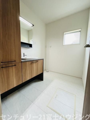 �_�ސ쌧������s�����̐V�z��ˌ��Ă̐��ʑ�E���ʏ�