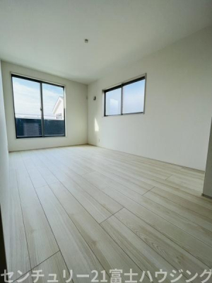 �_�ސ쌧������s�����̐V�z��ˌ��Ă̐Q��