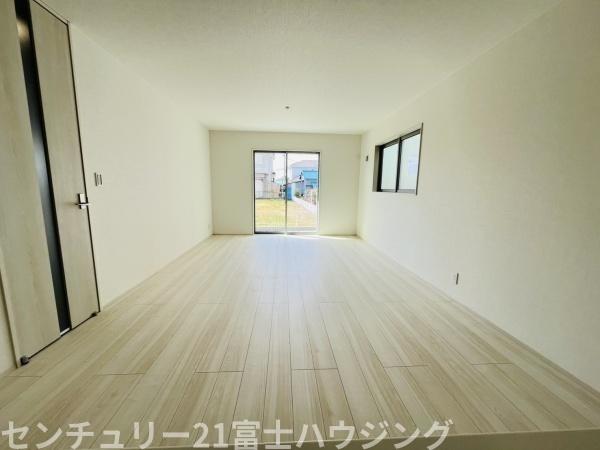 �_�ސ쌧������s�����̐V�z��ˌ��Ẵ��r���O