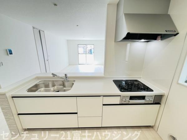 �_�ސ쌧������s�����̐V�z��ˌ��ẴL�b�`��