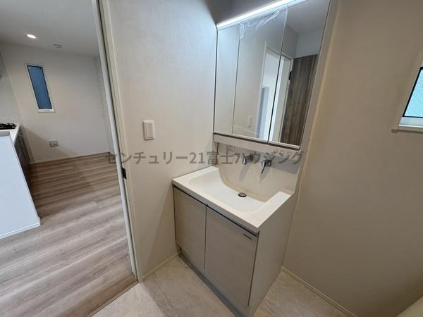 _ސ쌧s̐VzˌĂ̐ʑEʏ