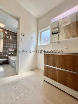 _ސ쌧sPs3ڂ̐VzˌĂ̐ʑEʏ