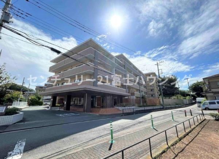 神奈川県鎌倉市山崎の中古マンションの現地外観写真