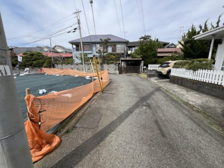 �_�ސ쌧������s���C�ݓ�6���ڂ̓y�n�̑O�ʓ��H�܂ތ��n�ʐ^