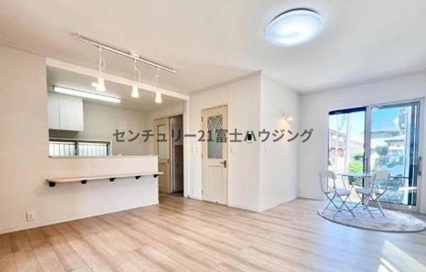 _ސ쌧sc4ڂ̒ÈˌẴrO