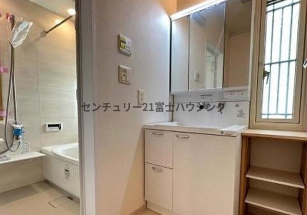 _ސ쌧sc4ڂ̒ÈˌĂ̐ʑEʏ