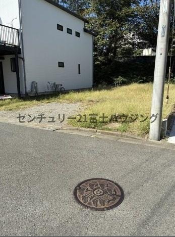 _ސ쌧sT̓yn̑OʓH܂ތnʐ^