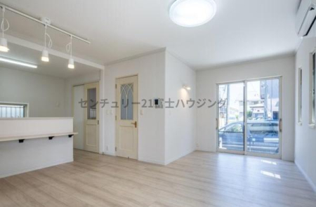 _ސ쌧sc4ڂ̒ÈˌẴrO