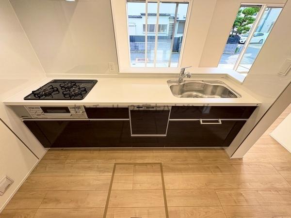 �_�ސ쌧������s���4���ڂ̐V�z��ˌ��ẴL�b�`��