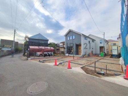 �_�ސ쌧������s�����u�̐V�z��ˌ��Ă̑O�ʓ��H�܂ތ��n�ʐ^