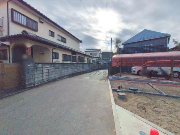 �_�ސ쌧������s�����u�̐V�z��ˌ��Ă̑O�ʓ��H�܂ތ��n�ʐ^