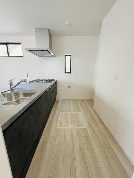 �_�ސ쌧������s�����u�̐V�z��ˌ��ẴL�b�`��