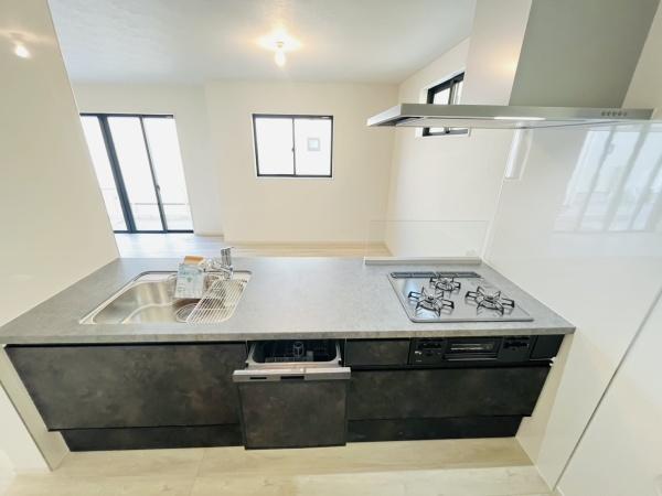 �_�ސ쌧������s�����u�̐V�z��ˌ��ẴL�b�`��