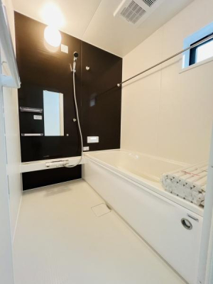 �_�ސ쌧������s�����u�̐V�z��ˌ��Ă̗���