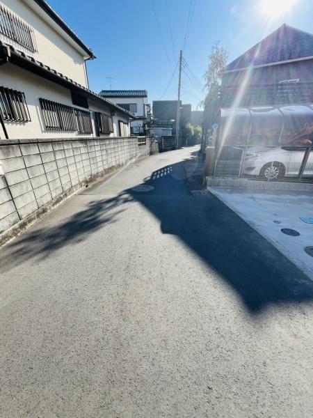 �_�ސ쌧������s�����u�̐V�z��ˌ��Ă̑O�ʓ��H�܂ތ��n�ʐ^