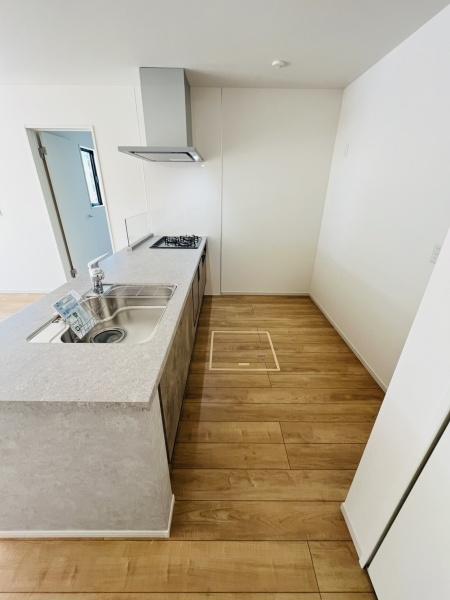 �_�ސ쌧������s�����u�̐V�z��ˌ��ẴL�b�`��